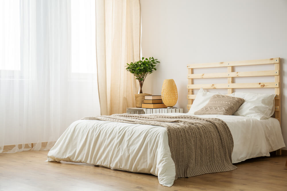 ベッドのDIYは意外と簡単！自分だけのオリジナルベッドで寝室がより快適に | くらしマグネット