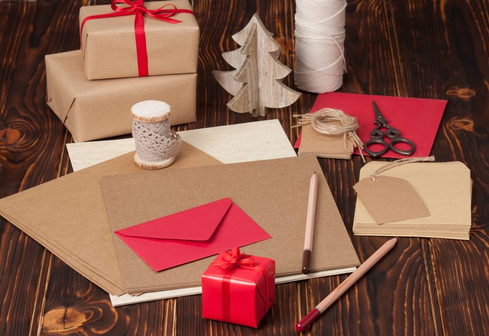 クリスマスカードの材料とプレゼント