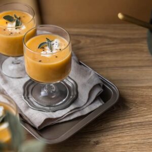 ひんやりおいしい「冷たいスープ」特集。夏野菜&麺を使った簡単レシピを紹介