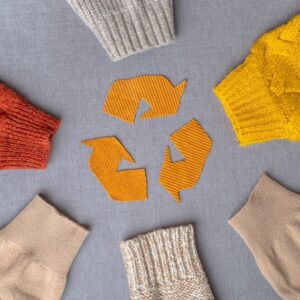 服のリサイクル方法＆おすすめショップを紹介！おしゃれなリメイクアイディアも