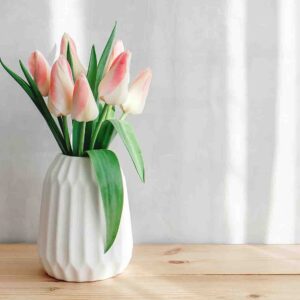 チューリップをおしゃれに飾るアイデア6選｜花のある暮らし