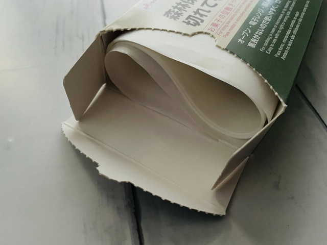 ダイソー　切れてるクッキングシート　カッターがないので安全
