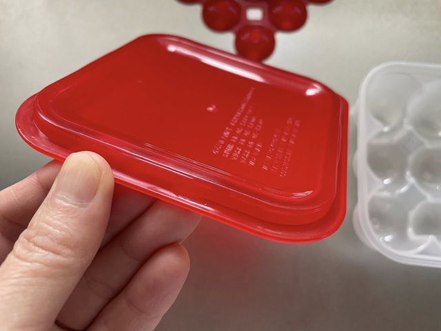 ダイソー　無限ミニトマト浅漬け職人　フラットなフタ