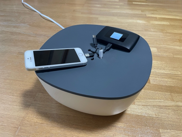 スマホ　ケーブルボックス