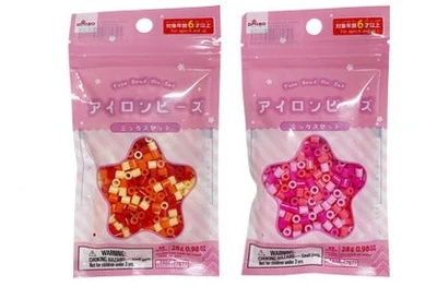 ダイソー商品　アイロンビーズミックスセット（４、レッド／ピンク）　110円（税込）