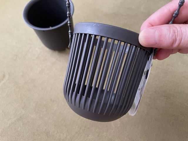 ダイソー　吊り鉢　通気性も◎