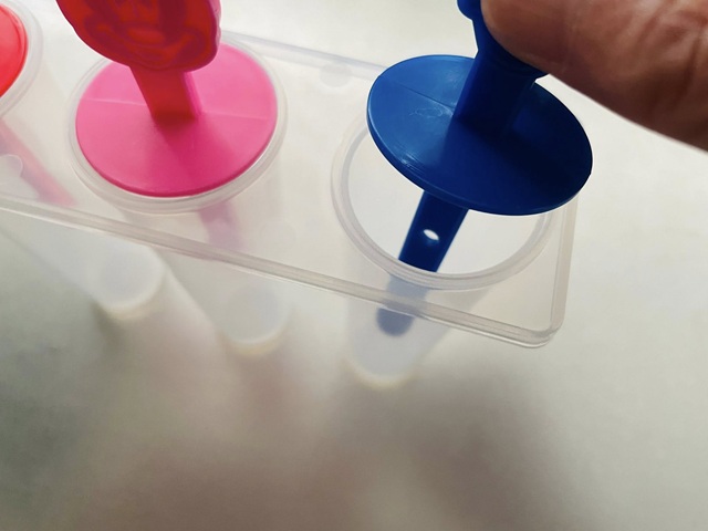 ダイソー　アイスキャンディーメーカー ミッキー＆フレンズ　フタ
