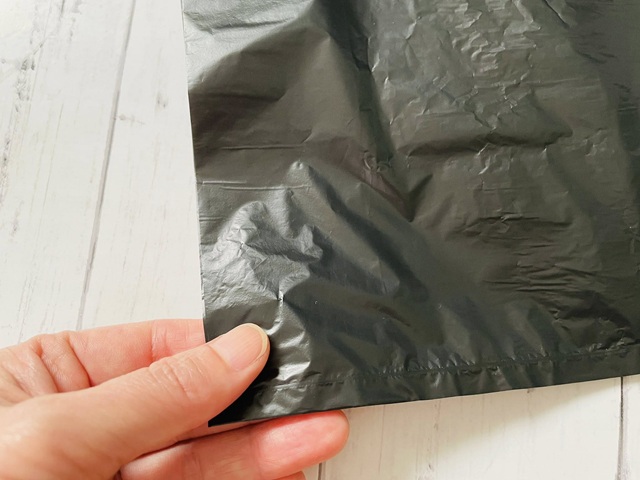 ダイソー「消臭サニタリーバッグ」中身が見えにくい