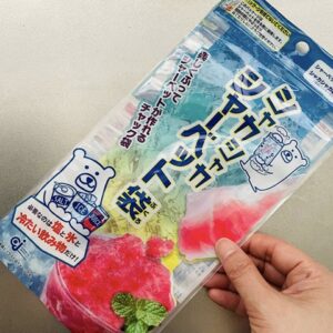 ダイソーのシャーベット袋が楽しい♪　ジュースを振ったらシャーベットに！？
