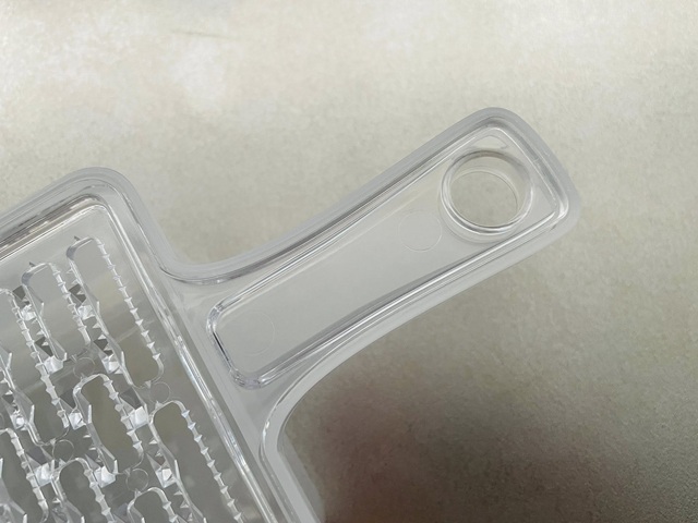 ダイソー　しぼれるおろし器　フックにかけられる