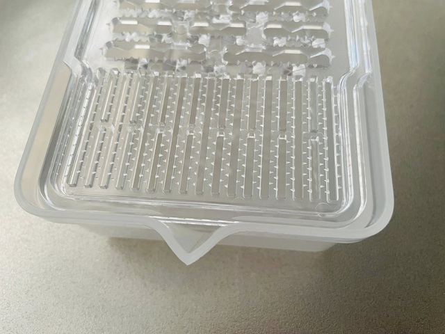 ダイソー　しぼれるおろし器　薬味おろし