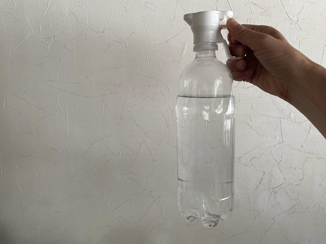 ダイソー　ペットボトルキャップ（ワンタッチ）350mlから2L取り付けられる