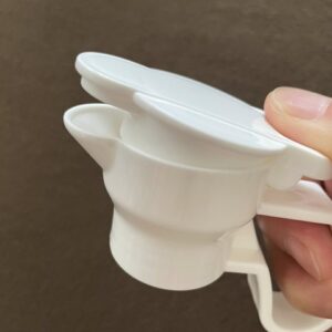 ダイソーのペットボトルキャップで注ぎやすさUP！ワンタッチでラクラク使える便利アイテム