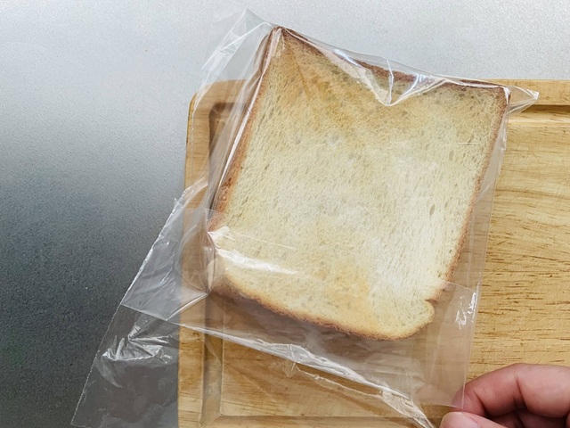 ダイソー　サンドイッチバッグ　食パンをいれやすいサイズ