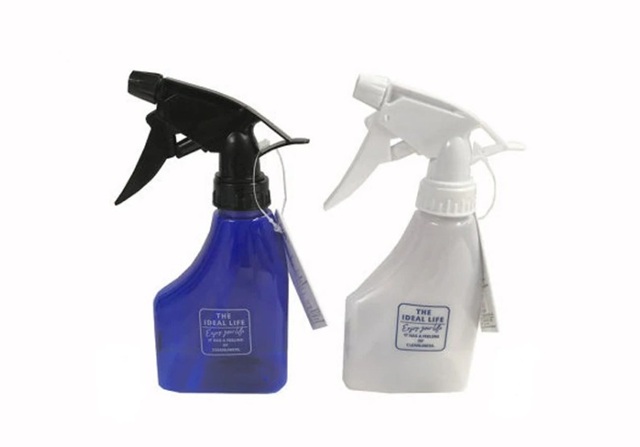 ダイソー　スプレーボトル ２４０ｍＬ