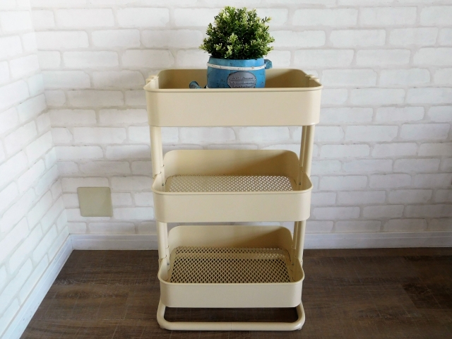 キャスター付きワゴン