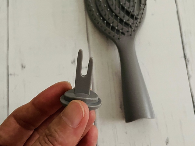 ダイソー　乾きやすいブローブラシ　クリーナーの使い方