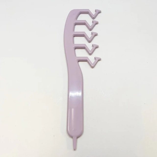 ダイソー　 ふんわり分け目コーム