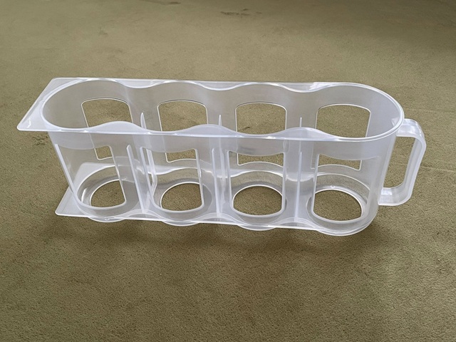 ダイソー「缶ストッカー」4本収納できる