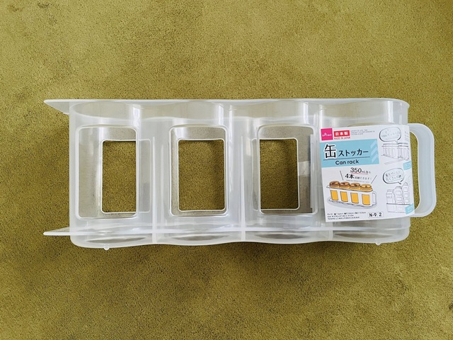 ダイソーの「缶ストッカー」