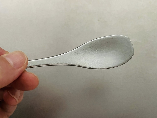 ダイソー　アルミアイスクリームスプーンの先