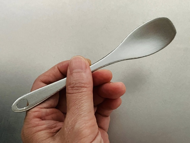 ダイソー　アルミアイスクリームスプーン　柄の長さ