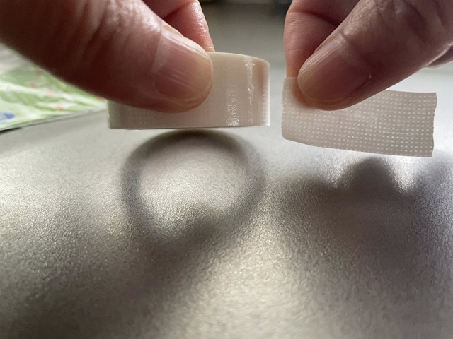 ダイソーの「キッチン用ラベルテープ(PITTA PETTA)」手で切れる