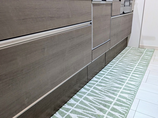 ダイソー　キッチンマット　イメージ