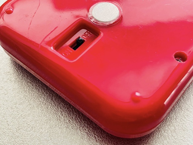 ダイソー　キッチンタイマー　ボタンが大きなキッチンタイマー　電源は裏に