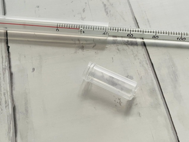 ダイソー　料理用温度計　ケース付き