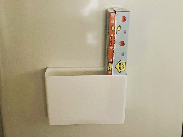 ダイソー　ラップ＆キッチンペーパーホルダー　ラップホルダーだけで使うことも可能