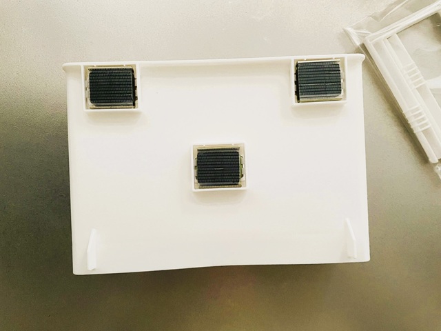 ダイソー　ラップ＆キッチンペーパーホルダー　マグネット付き