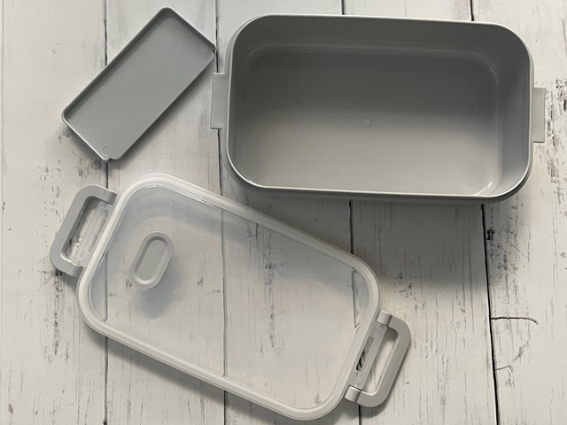 ダイソー 保存容器としても使えるお弁当箱(エア弁付) 容量は880ml