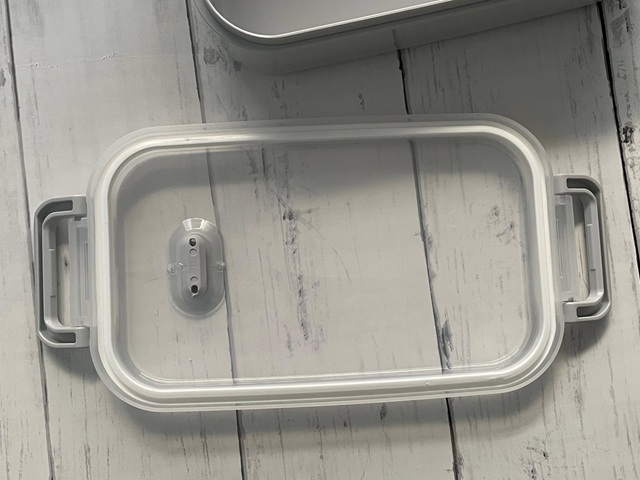 ダイソー 保存容器としても使えるお弁当箱(エア弁付)フタは両面ロックタイプ