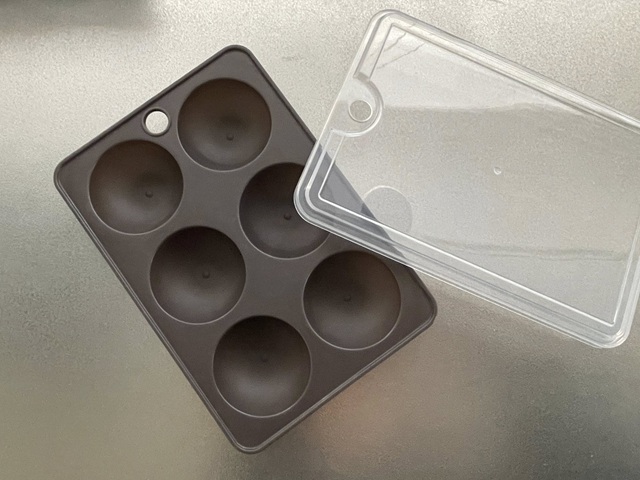 ダイソー　みそ玉ストッカー　フタと容器