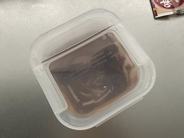 ダイソー　味噌のフタ　半透明で中身がわかりやすい