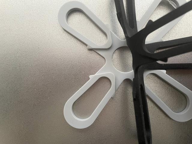 ダイソー　シリコーン鍋敷き　2個セット　2個セットでコスパ良し