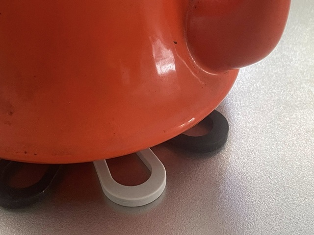 ダイソー　シリコーン鍋敷き　2個セット　耐熱性が高く安心