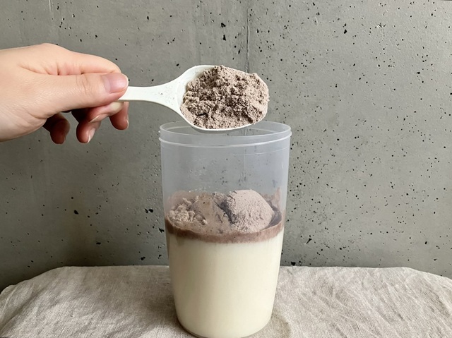 ダイソー　プロテインシェーカー　イメージ