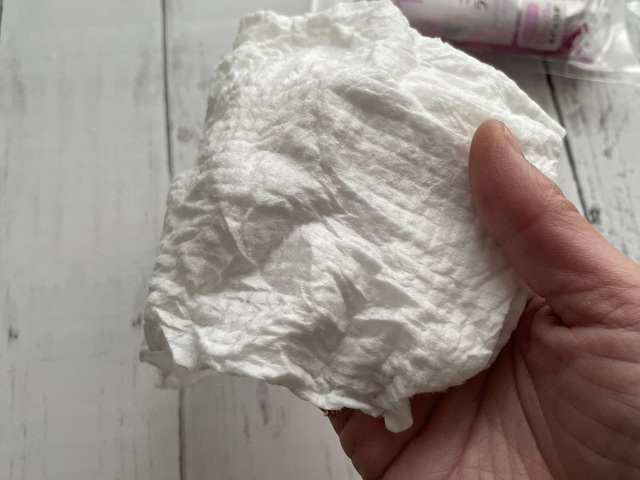 圧縮タオル（ラージサイズ、６枚）使い方　ほぐしながら広げる