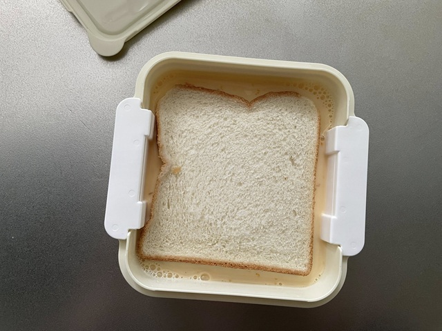 ダイソー　フレンチトーストメーカー　食パン1枚にちょうどいいサイズ