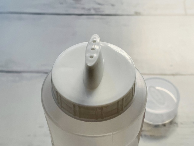 ダイソー　クッキングボトル　3つの細いノズル