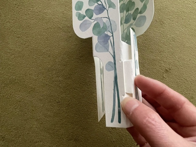 ダイソー　ペーパー加湿器（ユーカリ）組み立てる