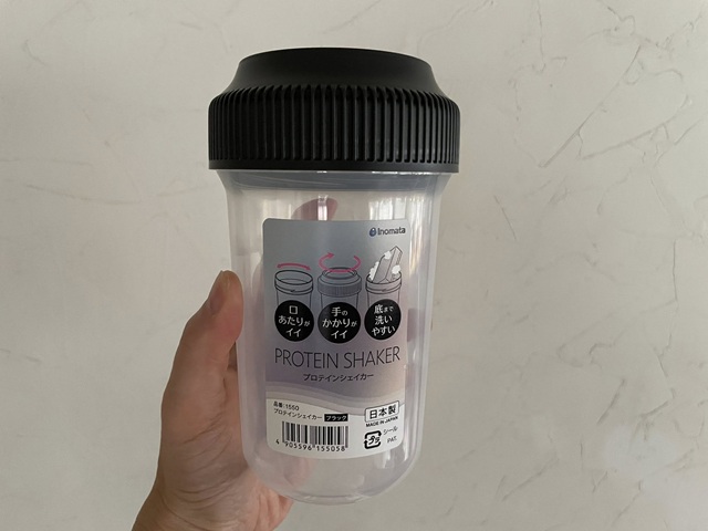 ダイソー　プロテインシェーカー　パッケージ
