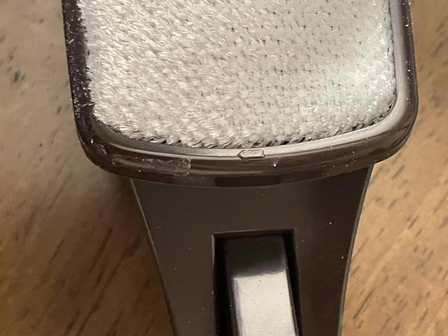 ダイソー 回転式ほこり取り　ブラシに矢印