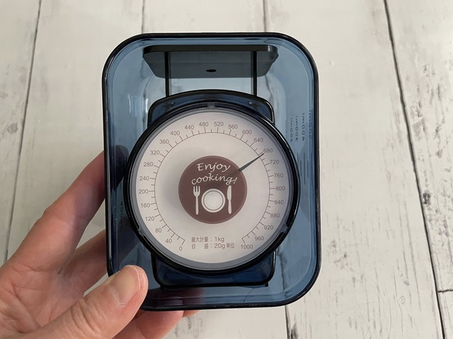 ダイソー　目安計　コンパクトで収納しやすい