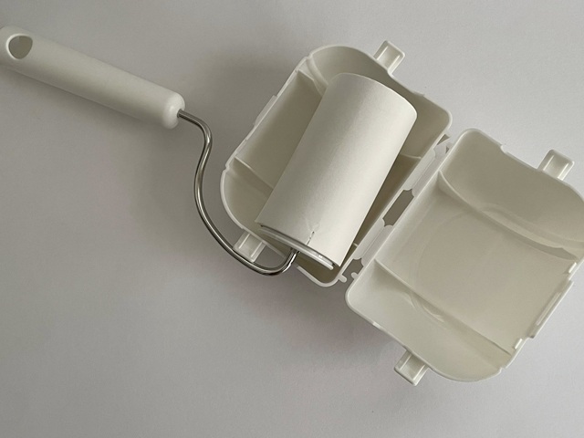 ダイソー　粘着シートクリーナー（カーペット用、ミニ）スペアは各社標準サイズで互換性あり