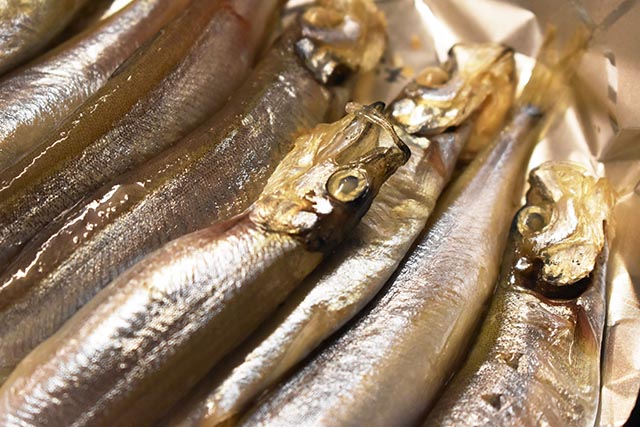 フライパンに乗った魚