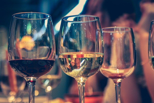 ダイソー　赤ワイングラス　ワイングラスを変えると味は本当に変わる？