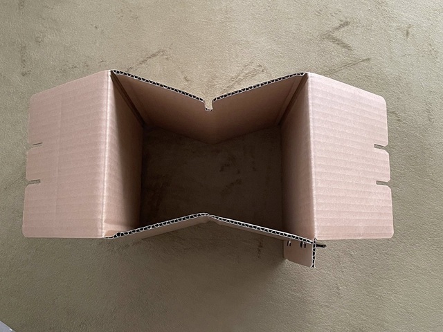 ダイソーの段ボール椅子「ダンボールチェア」枠を作る